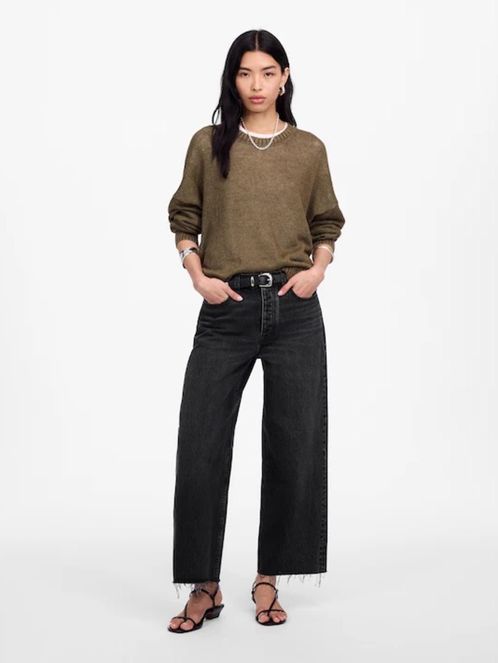 Madewell Low-Slung Baggy Cropped Jeans in Levin wash, 28. EUC